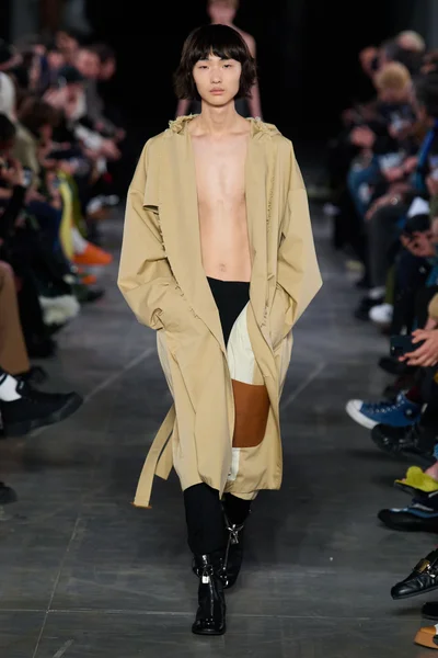 Look 13